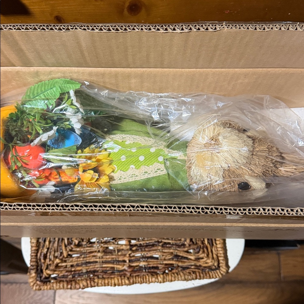 Sisal Bunny 🐰 with wheelbarrow BNIB SO CUTE - Picture 7 of 7